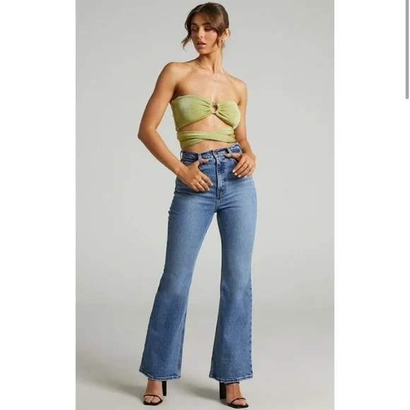 LEVI’S ~ 70s High Flare Women’s Blue Medium Wash Jeans Size 29 - Picture 1 of 13